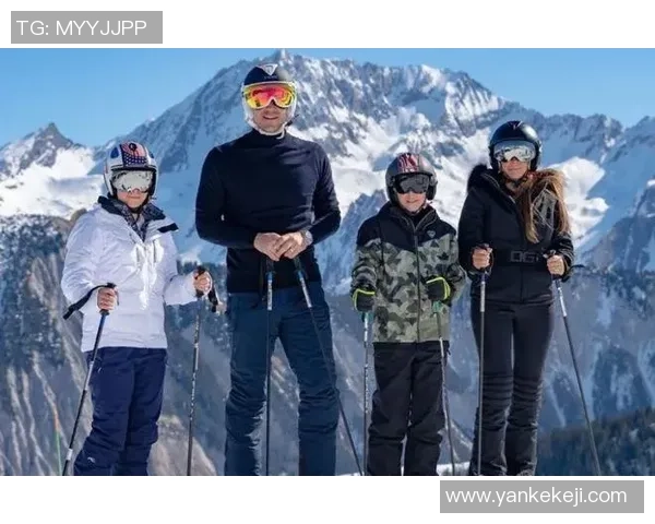 足球明星在滑雪场的高清精彩瞬间展现冬季运动魅力与风采